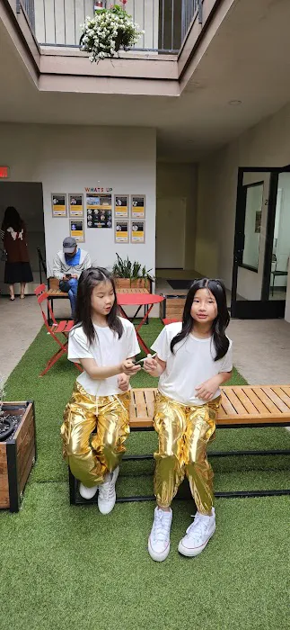 Bee Music Art Culture Center Picture 4