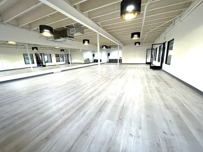 Bee Music Art Culture Center Picture 7