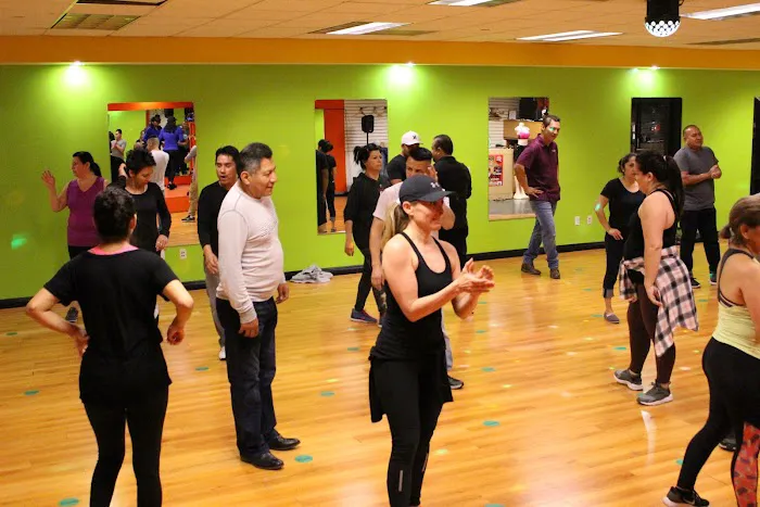 LaRumbera.com, Salsa and Bachata Dance Classes, Zuly Dextre, Dance On Beat, Adult & Kids Group Classes, Private Dance Lessons Picture 8