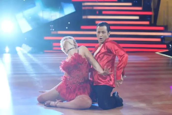 Elias Ladas Dance Lessons Picture 8