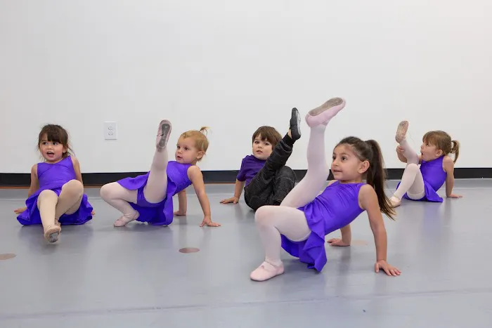 Blue Starz Dance & Theatre School - Sherman Oaks Picture 10