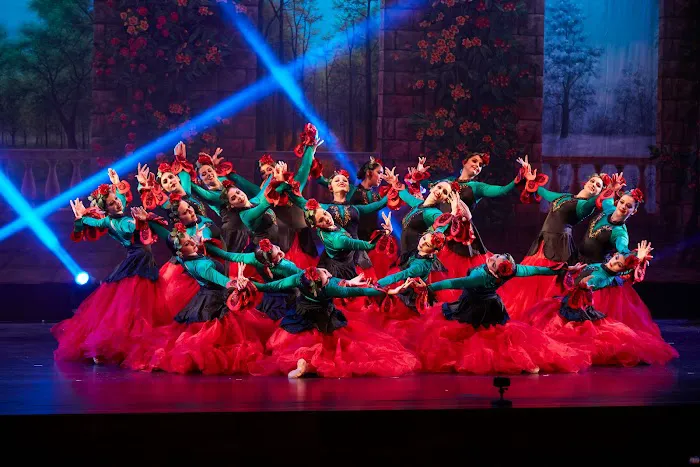 Barekamutiun International Dance Studio Picture 10