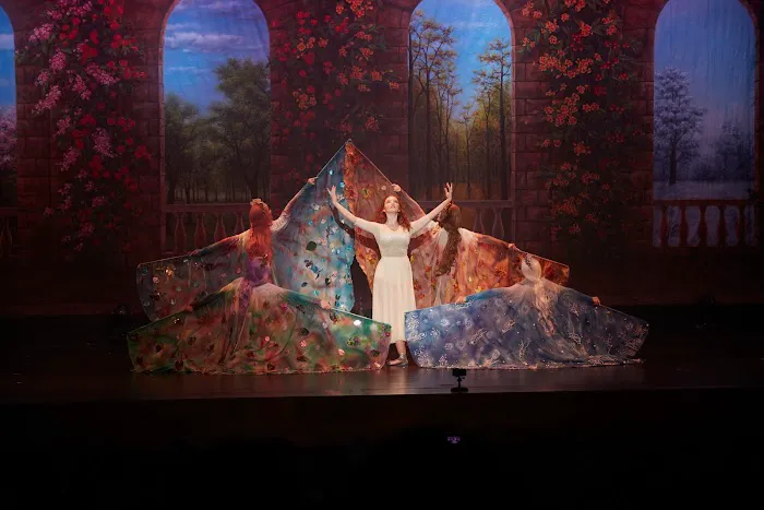 Barekamutiun International Dance Studio Picture 9