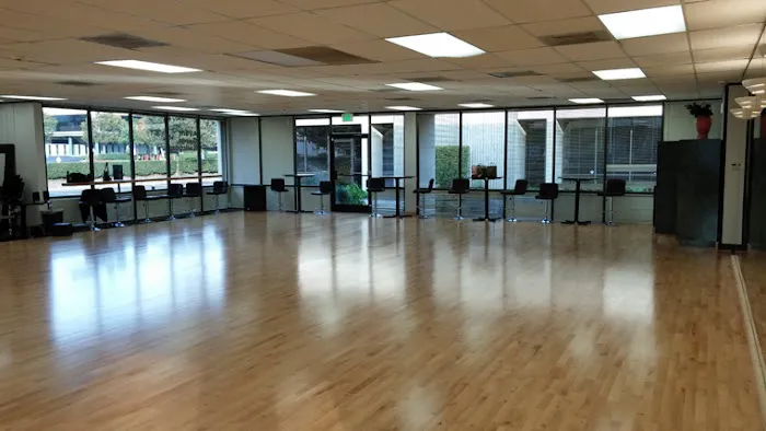 Avant Garde Ballroom Picture 2