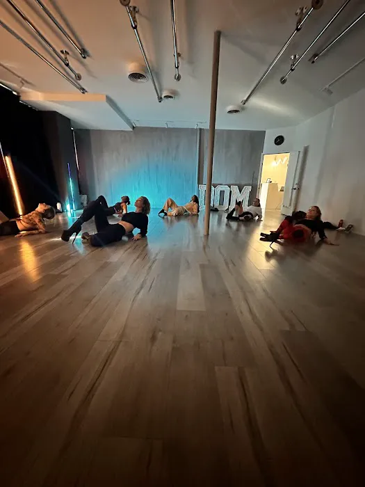 DOM Dancing Space Picture 2