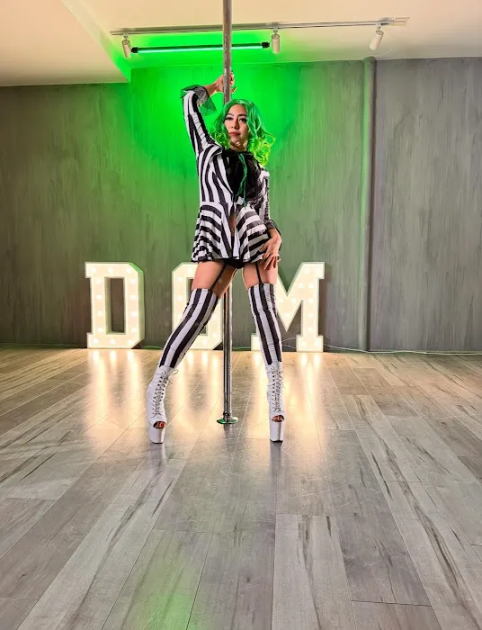 DOM Dancing Space Picture 7
