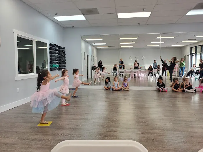 On Pointe Dance Studio Picture 1