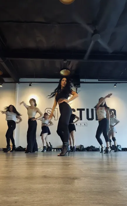 S1L STUDIO Picture 4