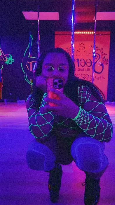 IE LUX Dance Studio | Secret Pole Dance Studio Picture 2