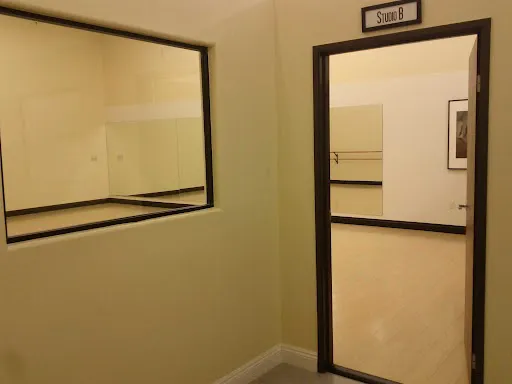 DanceLova Dance Academy (Irvine Studios) Picture 2