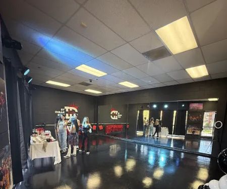 I Dance Studio