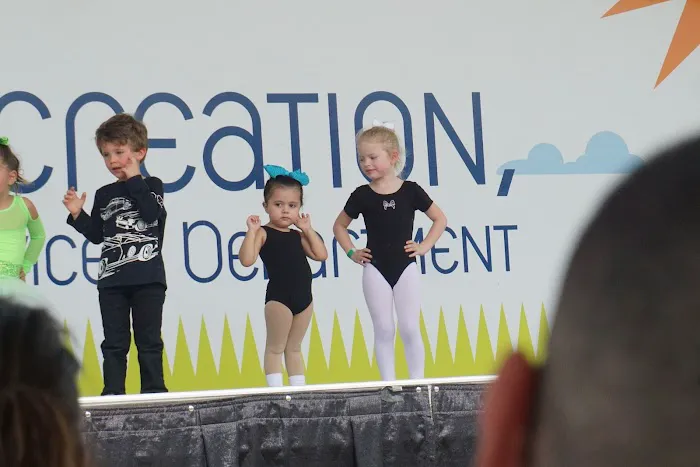 On Pointe TOO Dance Studio Picture 10