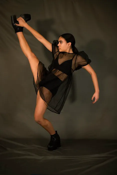 define/ dance space Picture 7