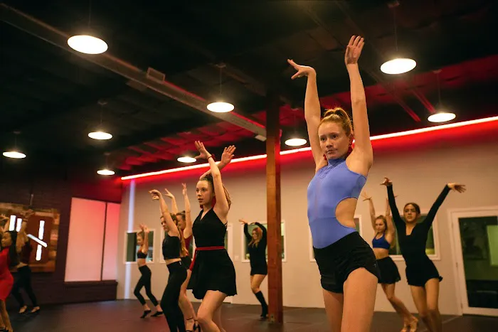 The House Dance Complex Picture 6