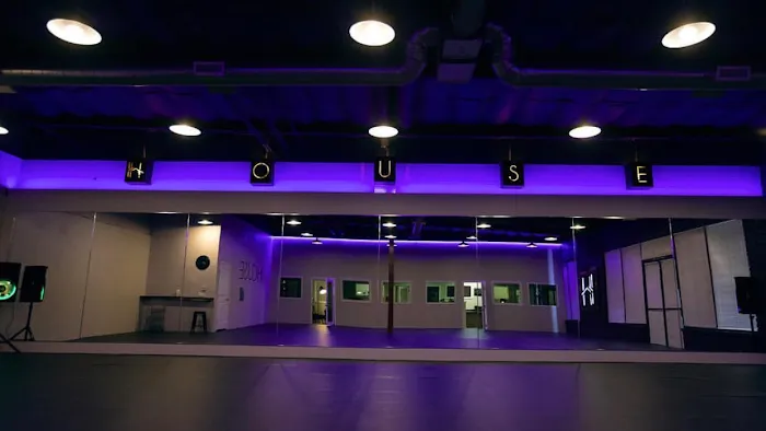 The House Dance Complex Picture 10
