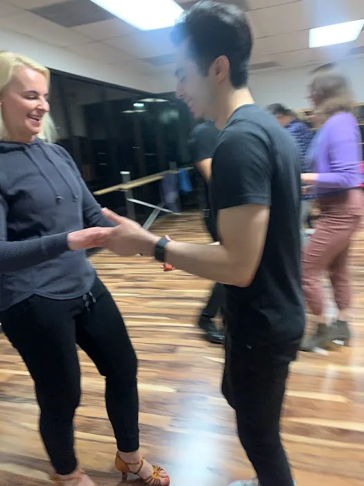 Marcelo's Salsa & Tango Learning Lounge Picture 4