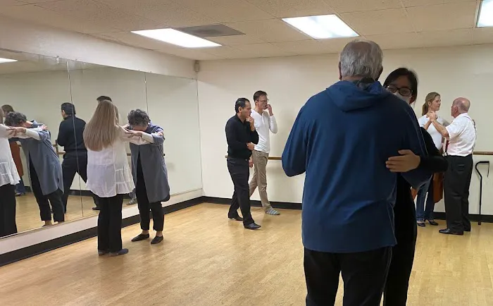 Marcelo's Salsa & Tango Learning Lounge Picture 8