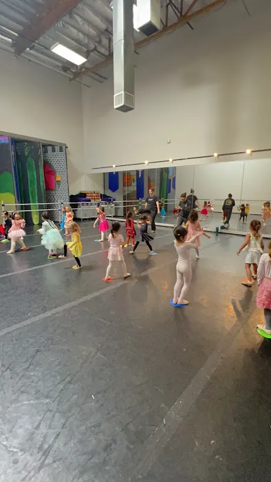 BROADWAY ARTS STUDIO Dance, Musical Theatre, Acting, and Voice Conservatory Picture 2