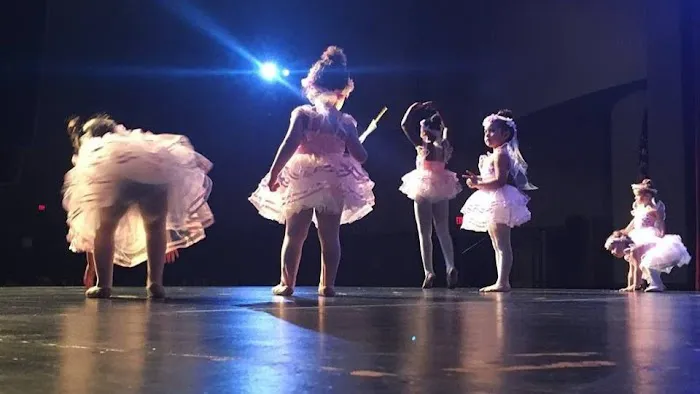 Star Dance Center Picture 2