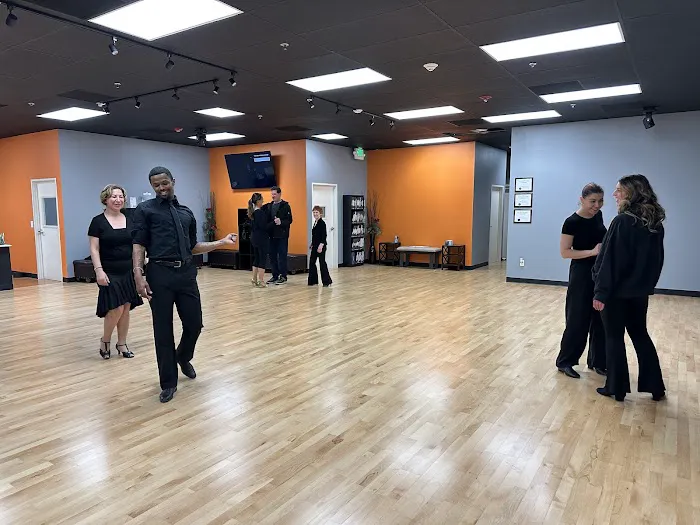 Arthur Murray Dance Studio Valencia Picture 3
