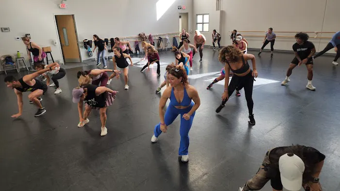 Dance Studio 84 Picture 6