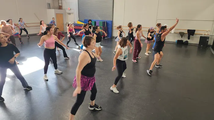 Dance Studio 84 Picture 3
