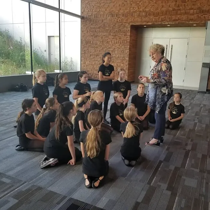 Claddagh Dance Company Picture 4