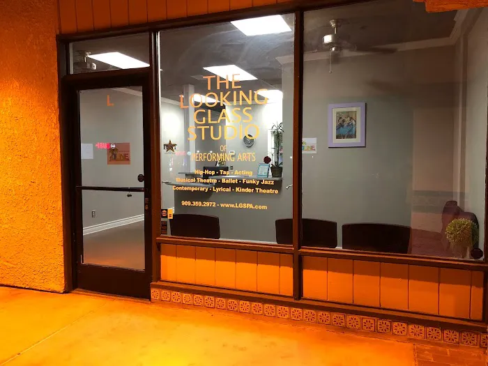 The Looking Glass Studio Of Performing Arts Picture 1