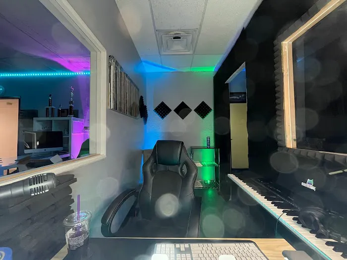 Born to Perform Studio Picture 1