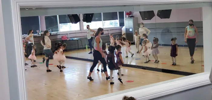 Bobbie's School of Performing Arts Picture 3