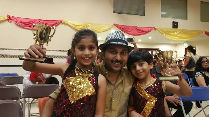 Bollywood Hip hop fusion Dance classes for Boys, Girls & Adults Picture 3