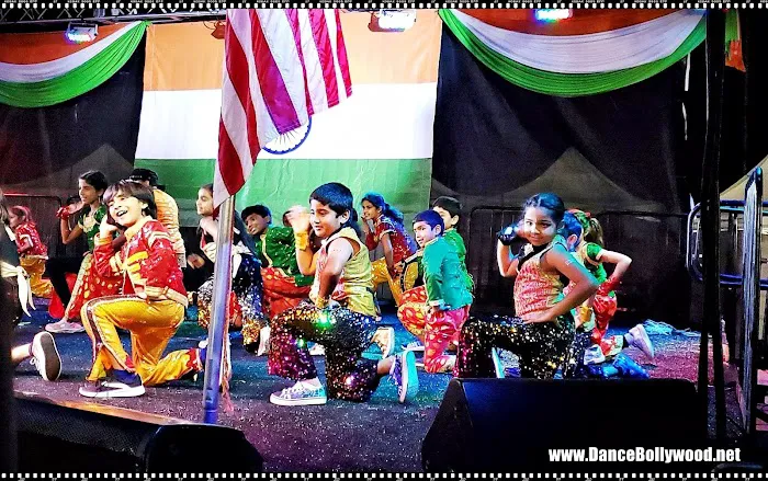 Bollywood Hip hop fusion Dance classes for Boys, Girls & Adults Picture 9