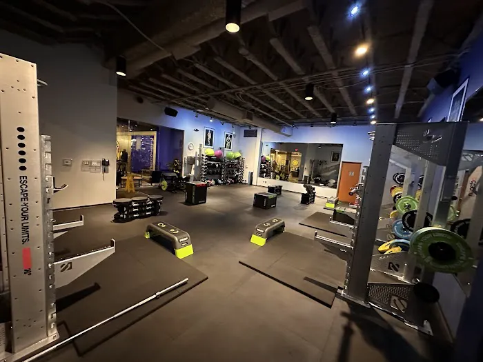 Gold's Gym Thousand Oaks Picture 3
