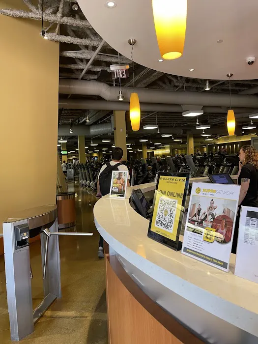 Gold's Gym Thousand Oaks Picture 9