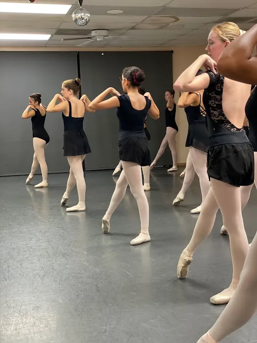 Dance with Miss Lindsay Picture 4