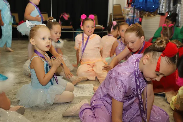 Dance with Miss Lindsay Picture 3