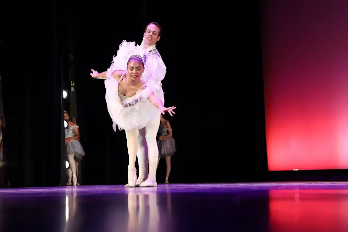 Dance with Miss Lindsay Picture 1