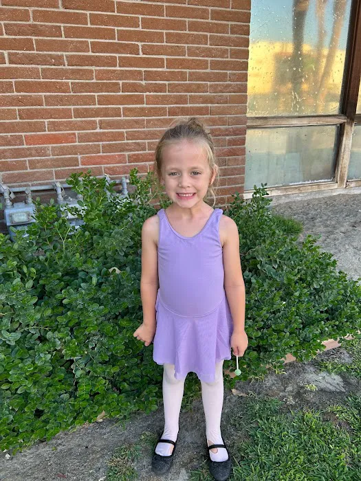 Dance with Miss Lindsay Picture 5