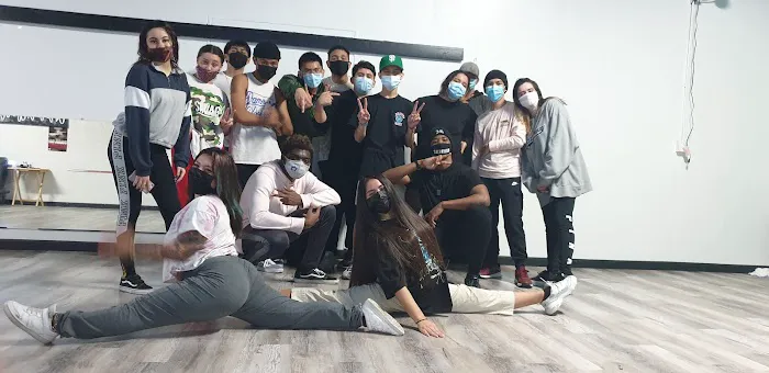 La Familia Dance Studio Picture 2