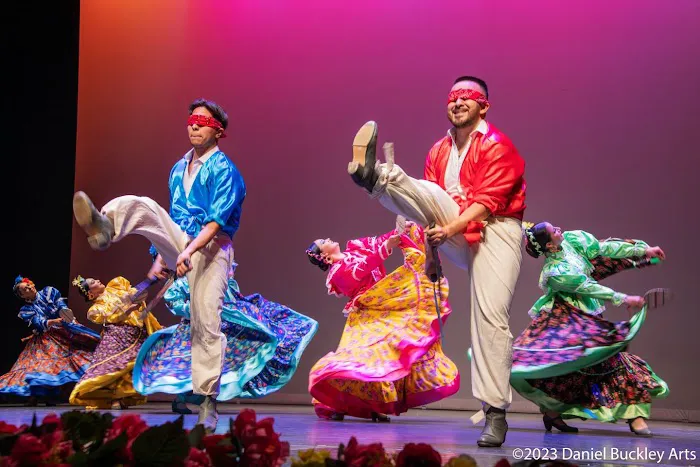 Compañía de Danza Folklórica Arizona Picture 4