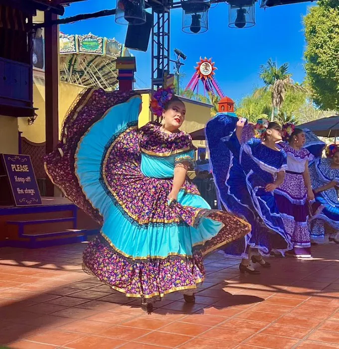 Ballet Folklorico Los Mextucaz Picture 7