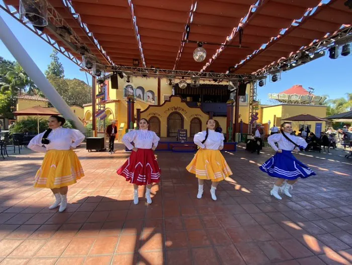 Ballet Folklorico Los Mextucaz Picture 4