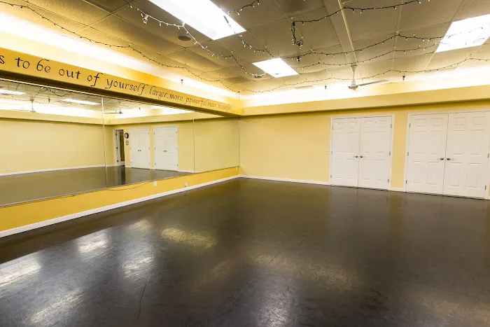 Animas Pilates Yoga Dance Picture 10