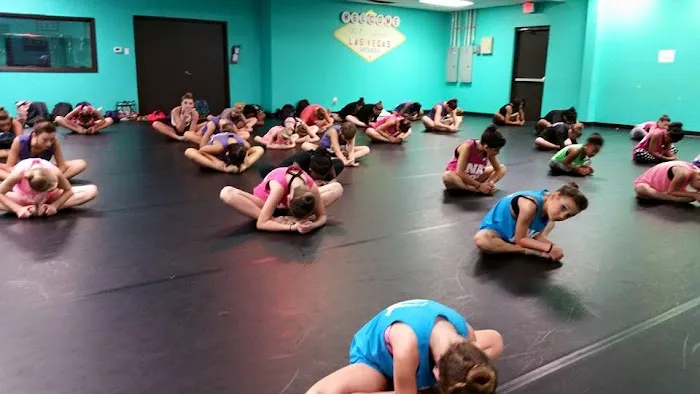 Momentum Dance Picture 3