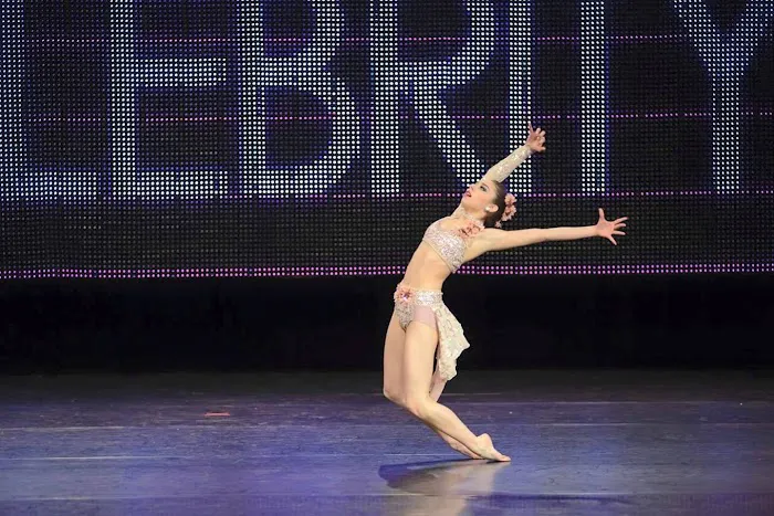 Momentum Dance Picture 9
