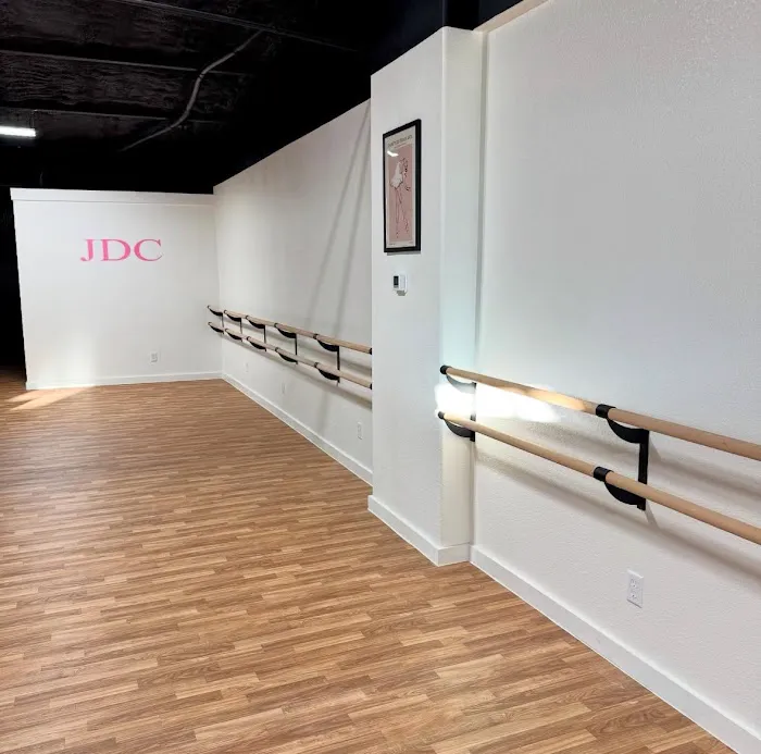 Jeté Dance Center Picture 2