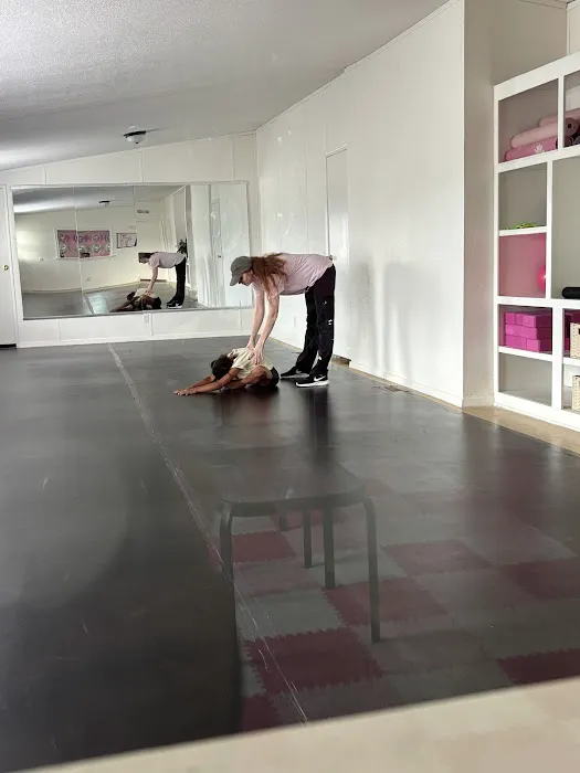 Jeté Dance Center Picture 6