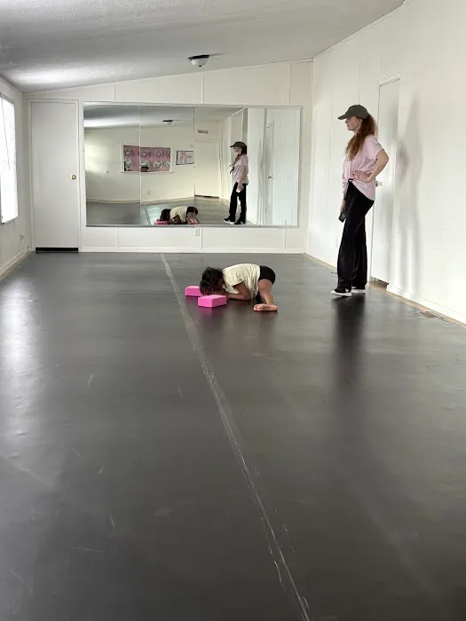 Jeté Dance Center Picture 7