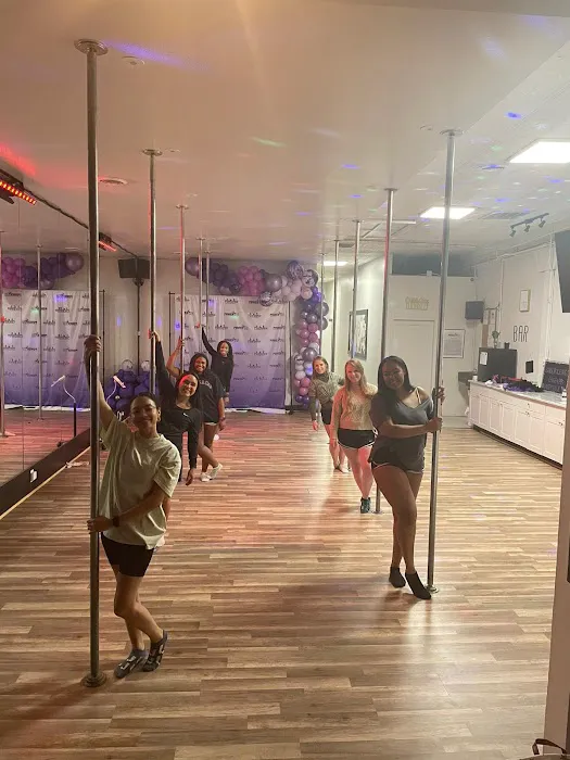 Power BAR Pole Dance Classes & Parties Picture 8