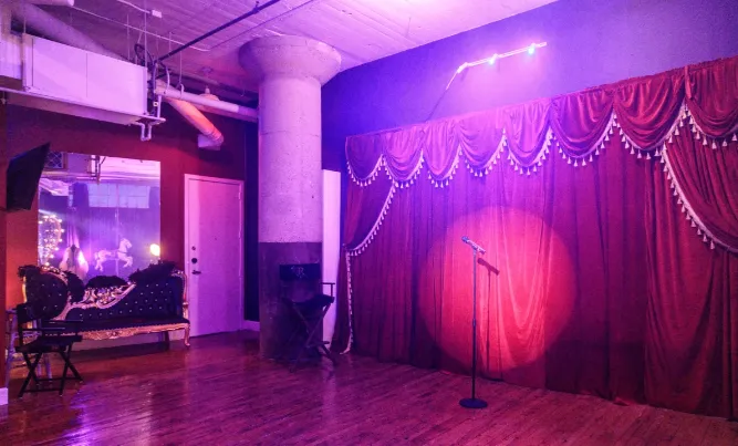 The Ricochet Room Picture 7